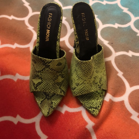 2/$30 fashion nova line green peep toes - Picture 2 of 3